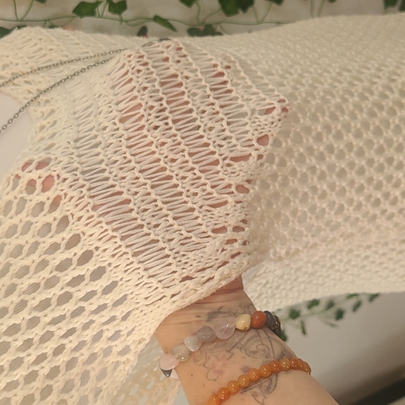 Converse crochet top, medium, cream color. - Picture 5 of 6